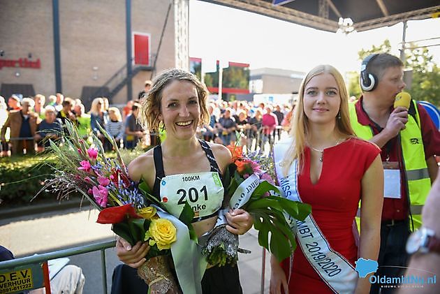 ERKENNING PRESTATIE HINKE SCHOKKER NK 100 KM RUN WINSCHOTEN - RUN Winschoten